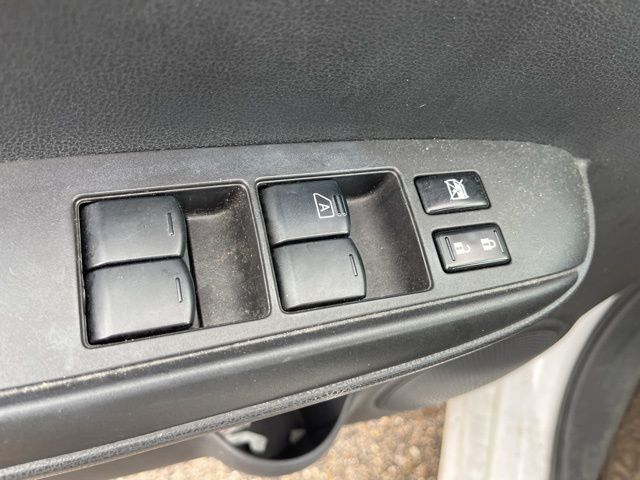 2016 Nissan Versa Note SV photo 10
