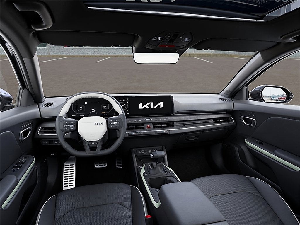 2025 Kia K4 GT-Line Turbo photo 12