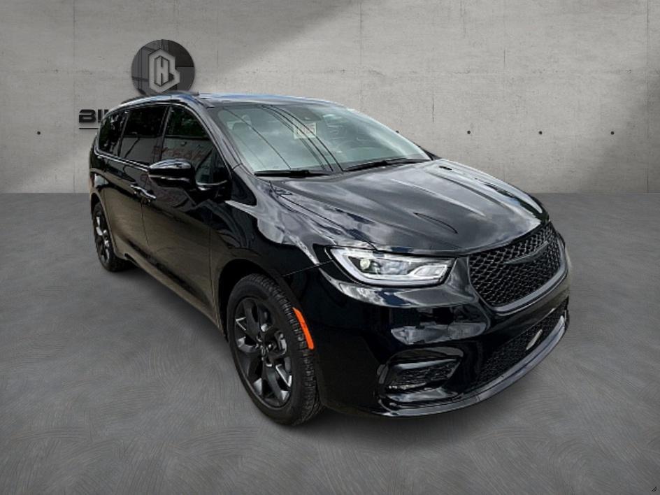 2026 Chrysler Pacifica Limited photo 4