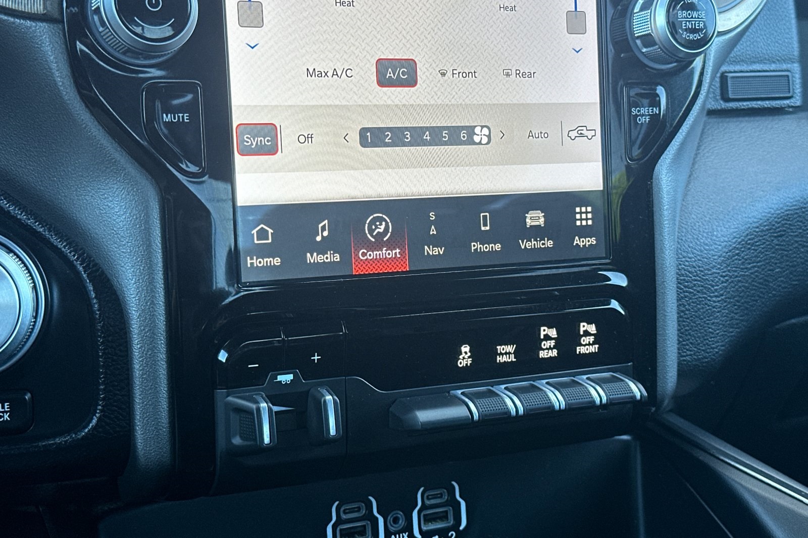 2022 Ram 1500 Rebel photo 20