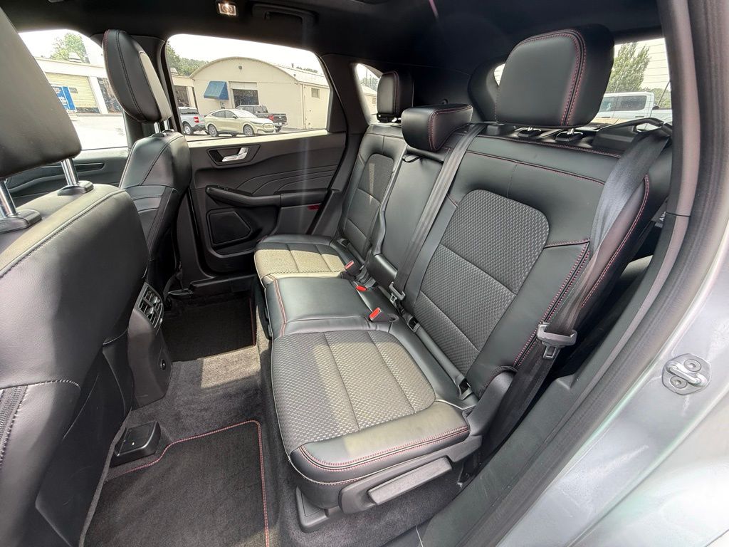 2023 Ford Escape ST-Line photo 28