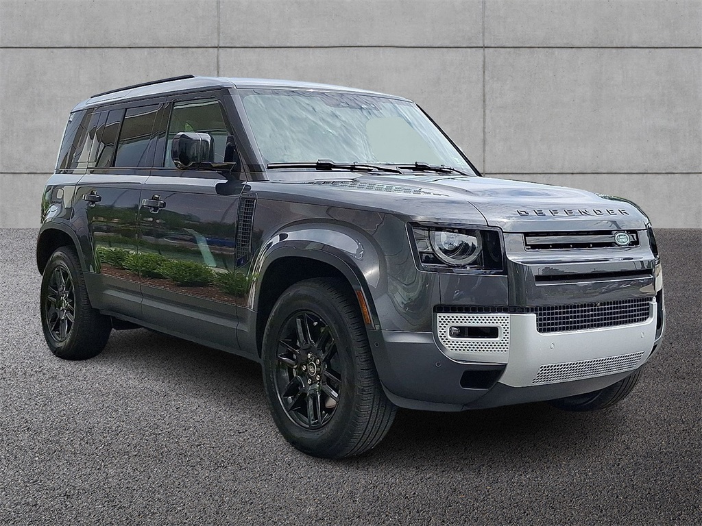 2025 Land Rover Defender 110 S photo 2