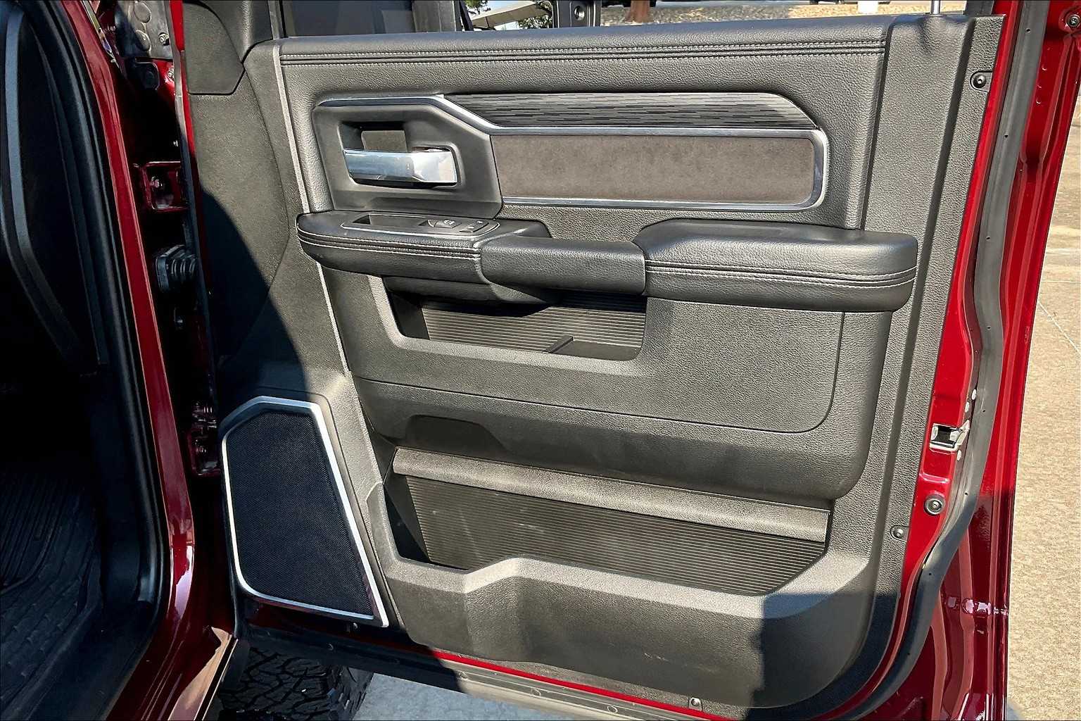 2024 Ram 3500 Laramie photo 21