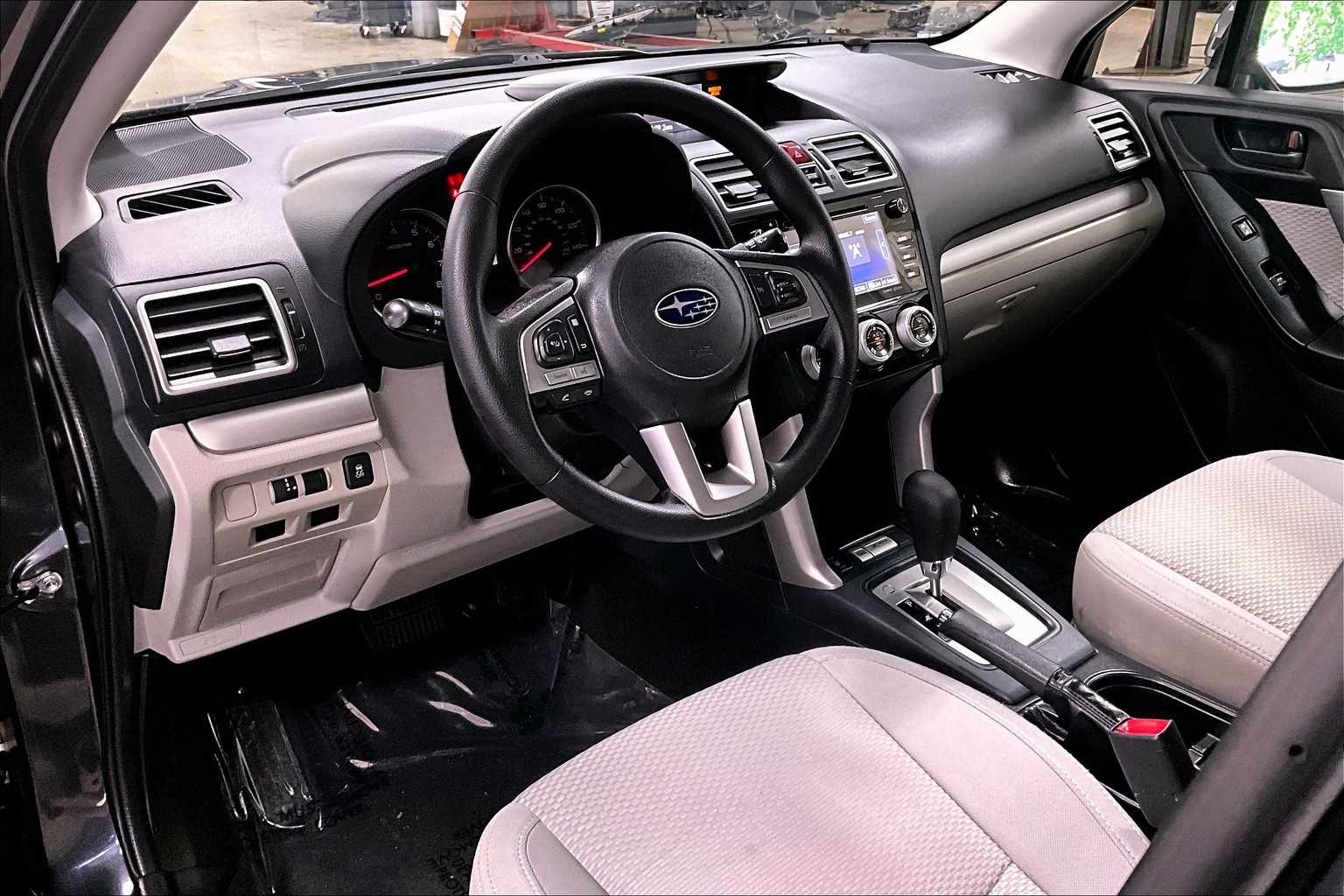 2018 Subaru Forester Premium photo 16