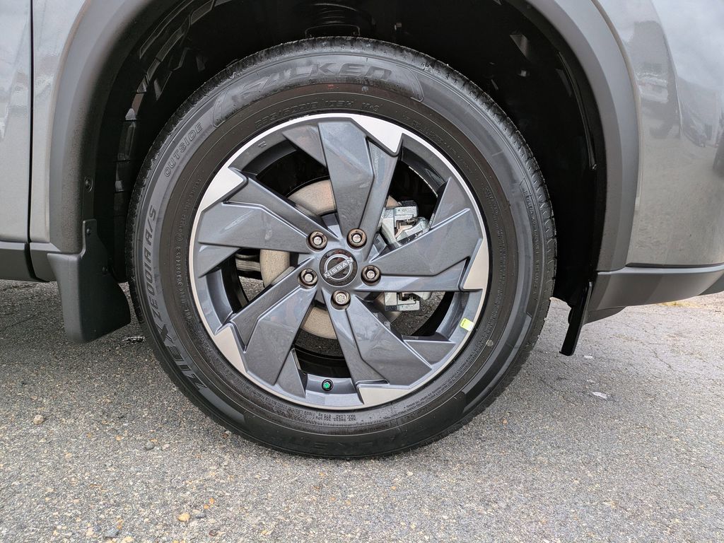 2026 Nissan Rogue SV photo 10