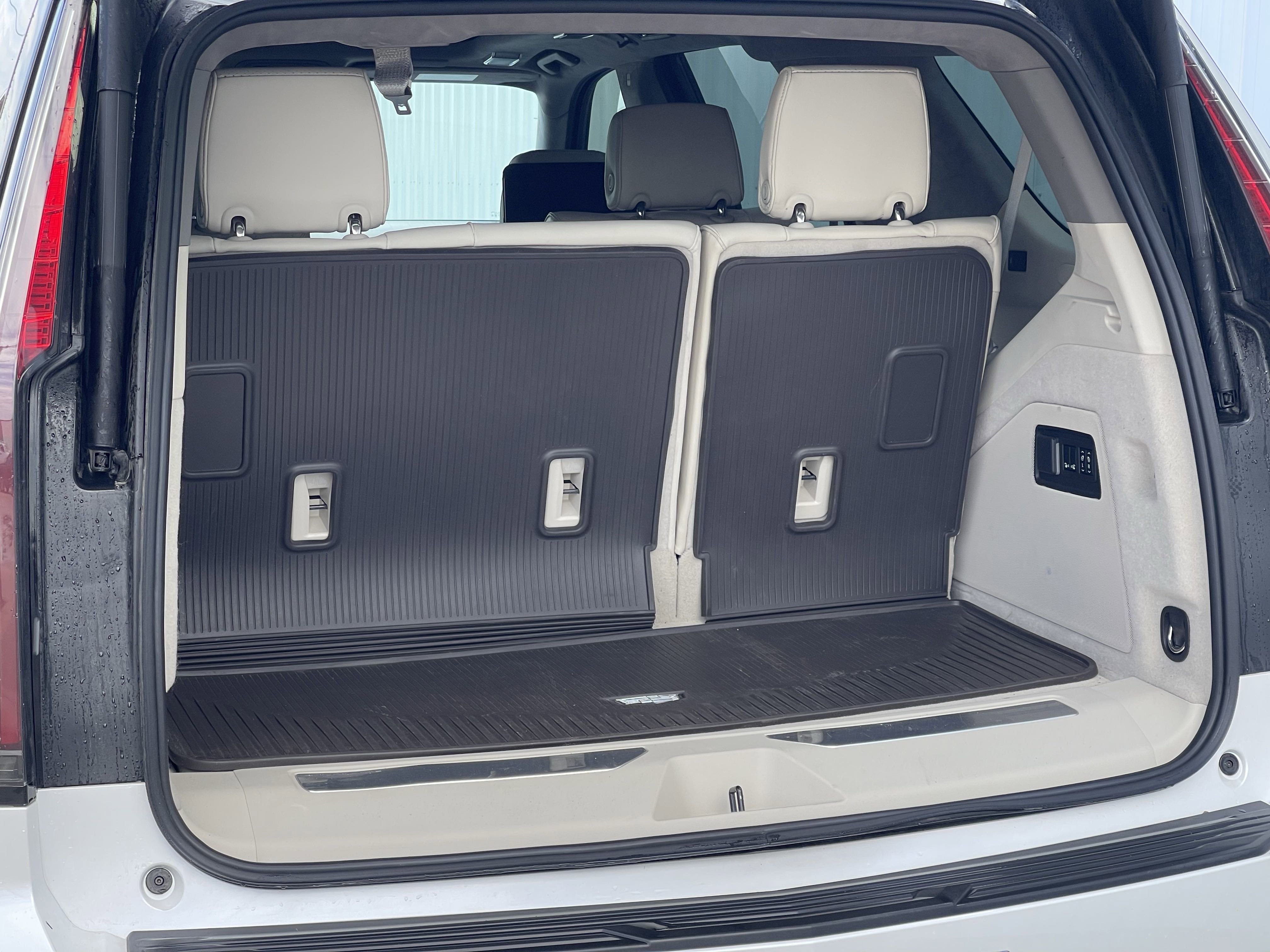 2023 Cadillac Escalade Sport Platinum photo 8