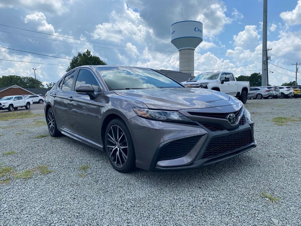 2022 Toyota Camry SE