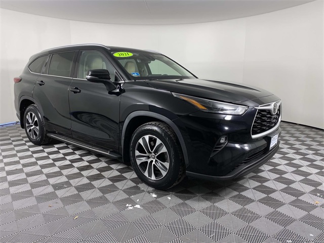 2021 Toyota Highlander XLE's photo