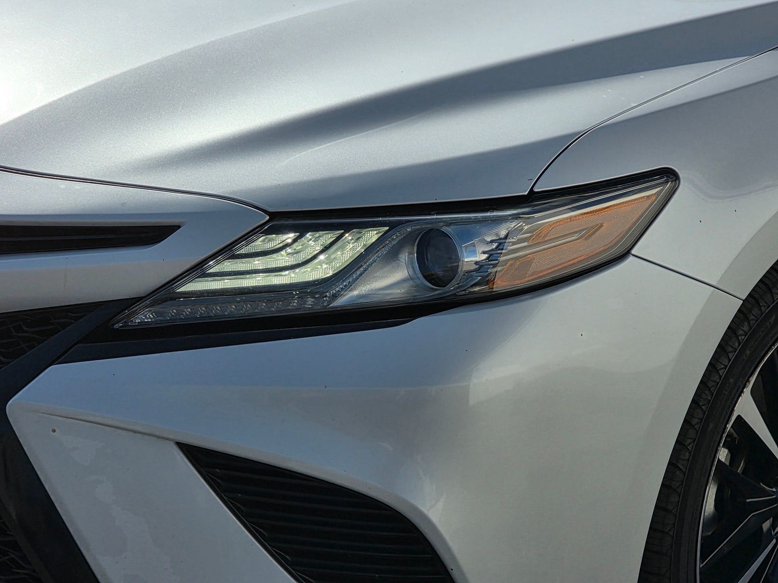 2019 Toyota Camry XSE photo 4