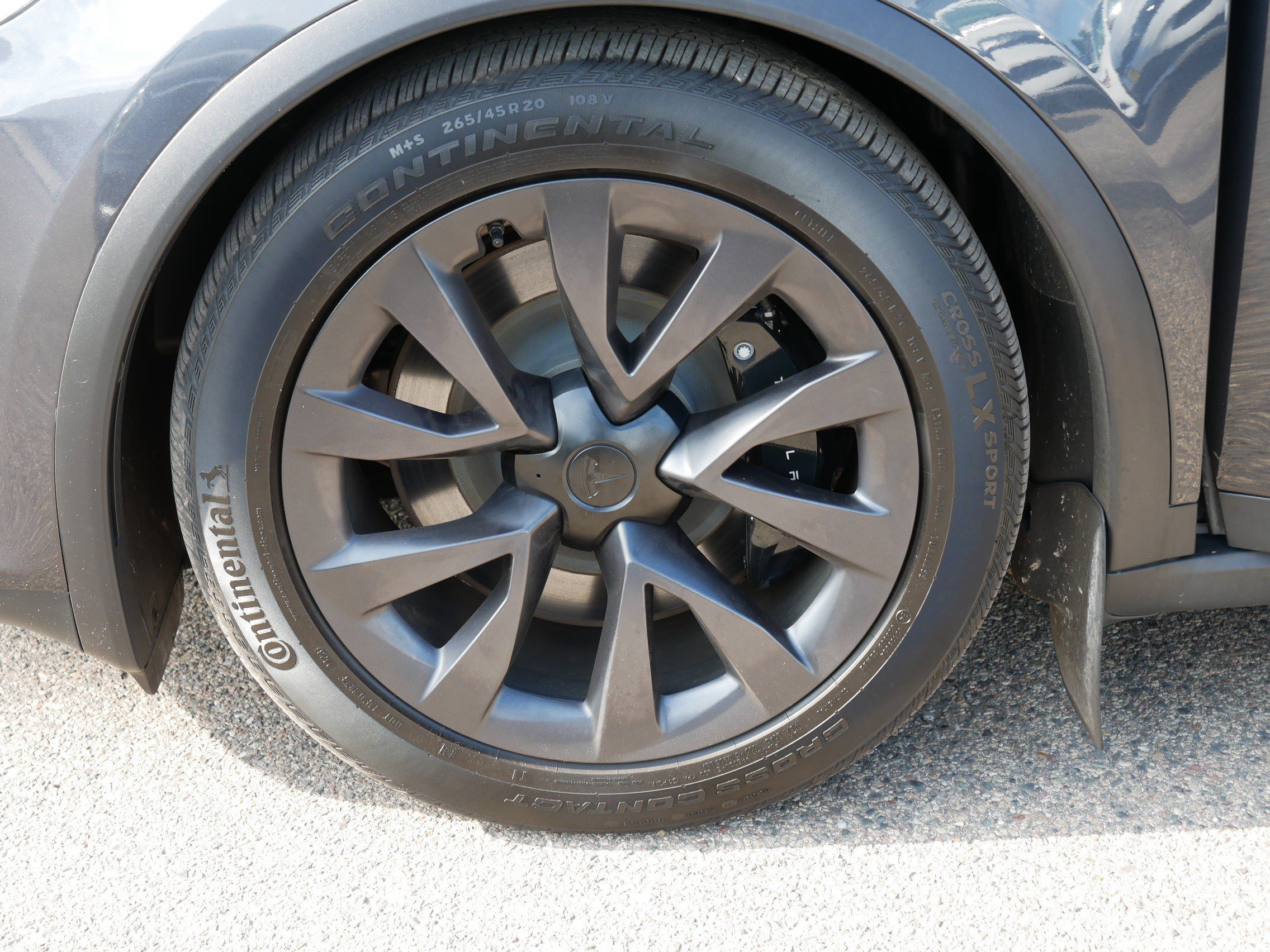 2024 Tesla Model X Long Range photo 14