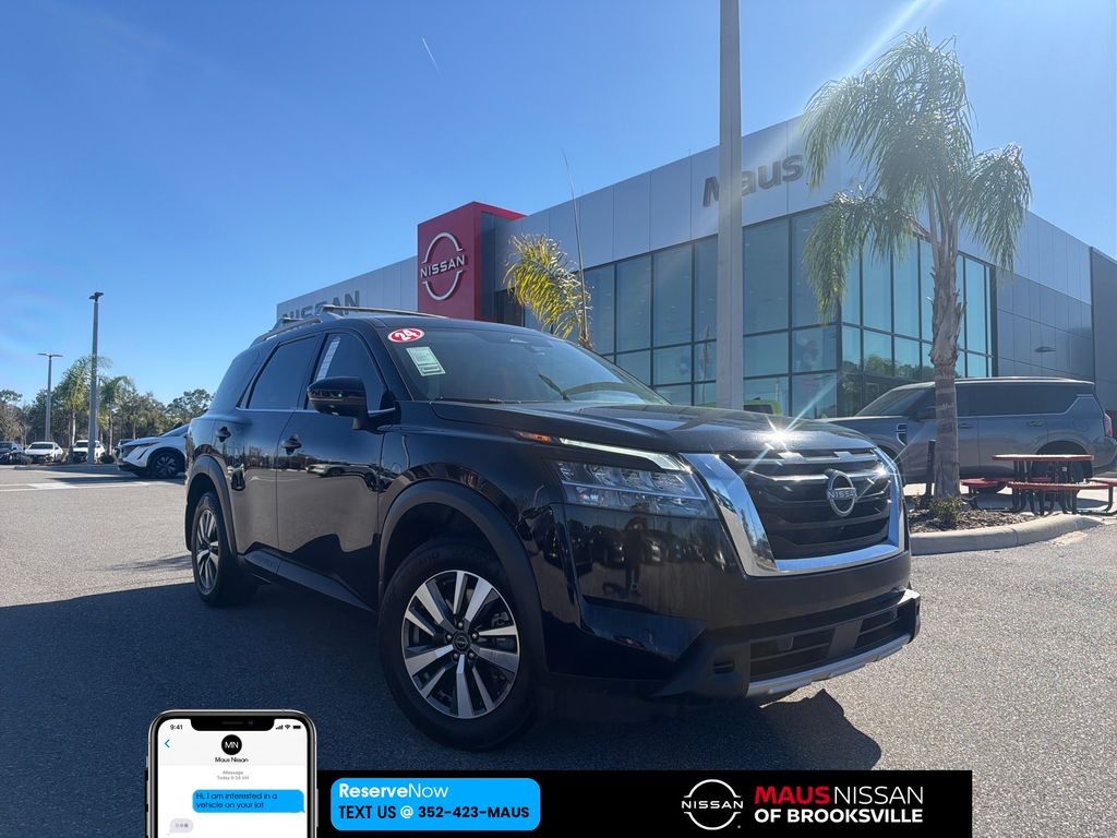 2024 Nissan Pathfinder SL's photo