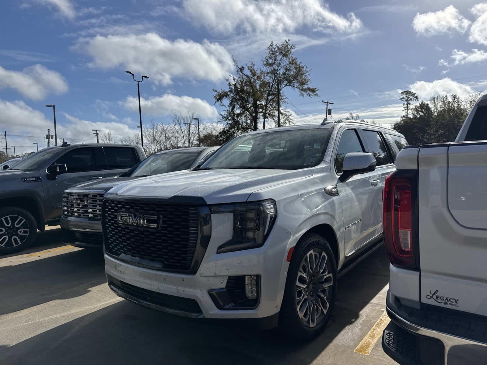 2023 GMC Yukon XL Denali Ultimate's photo