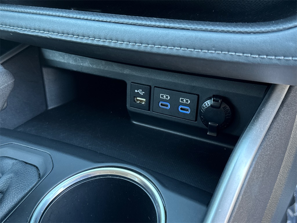 2022 Toyota Highlander XLE photo 16