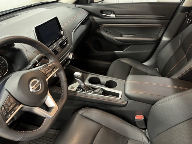 2022 Nissan Altima 2.5 SR photo 15