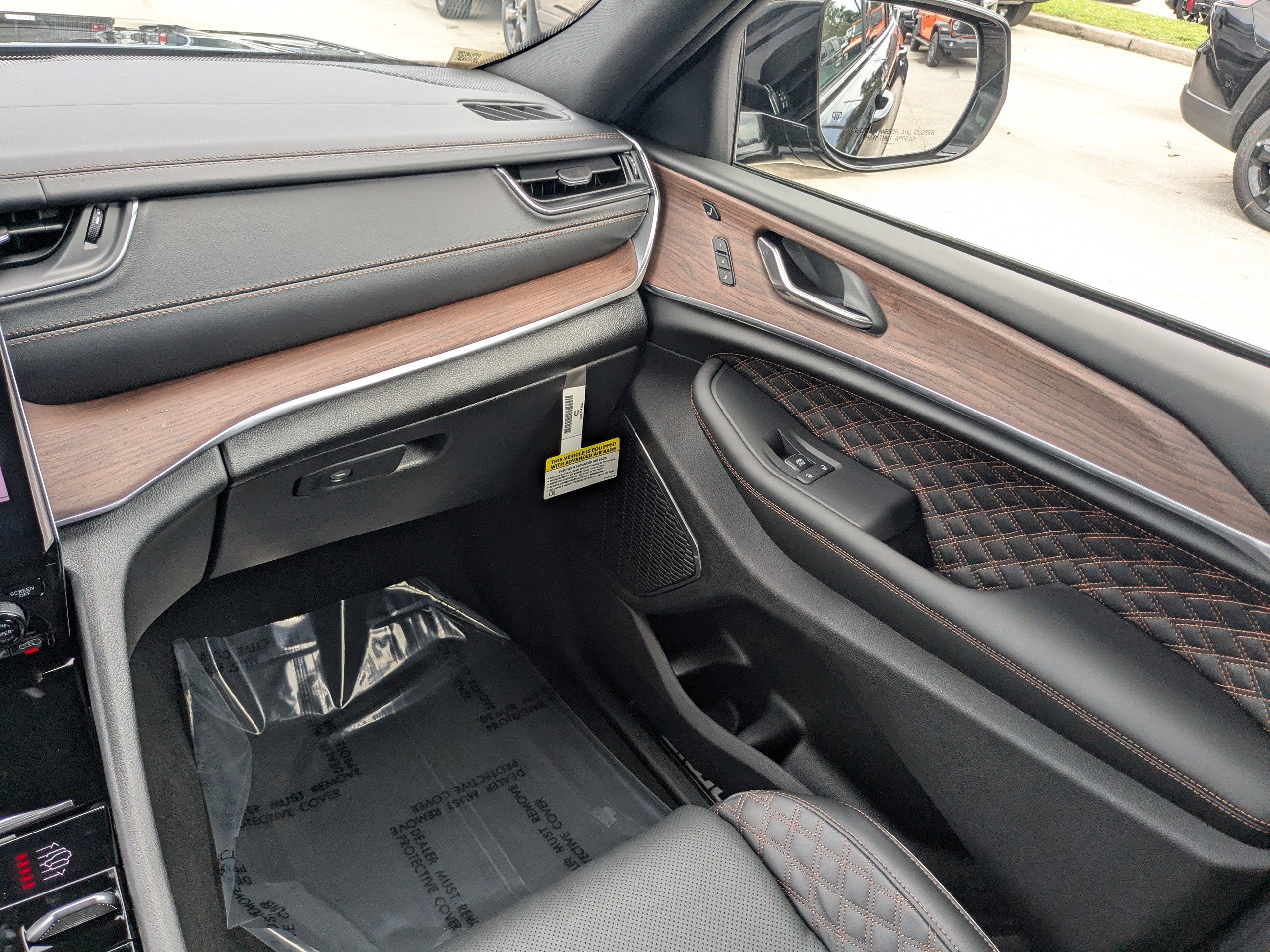 2025 Jeep Grand Cherokee Summit photo 12