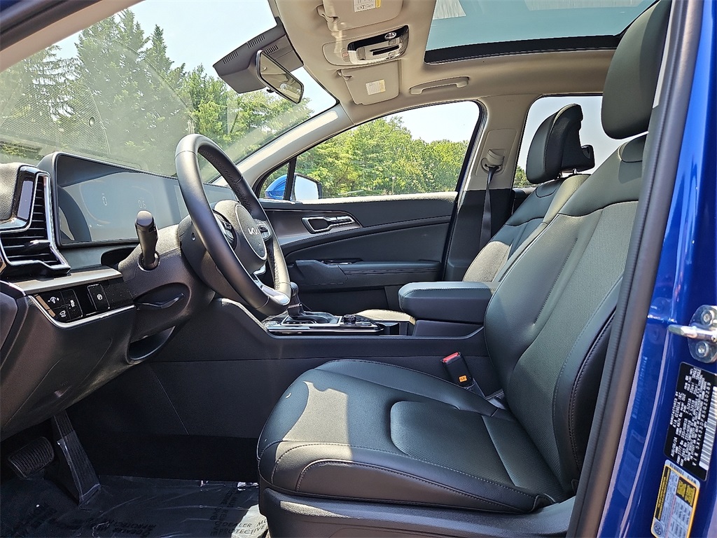 2025 Kia Sportage EX photo 14