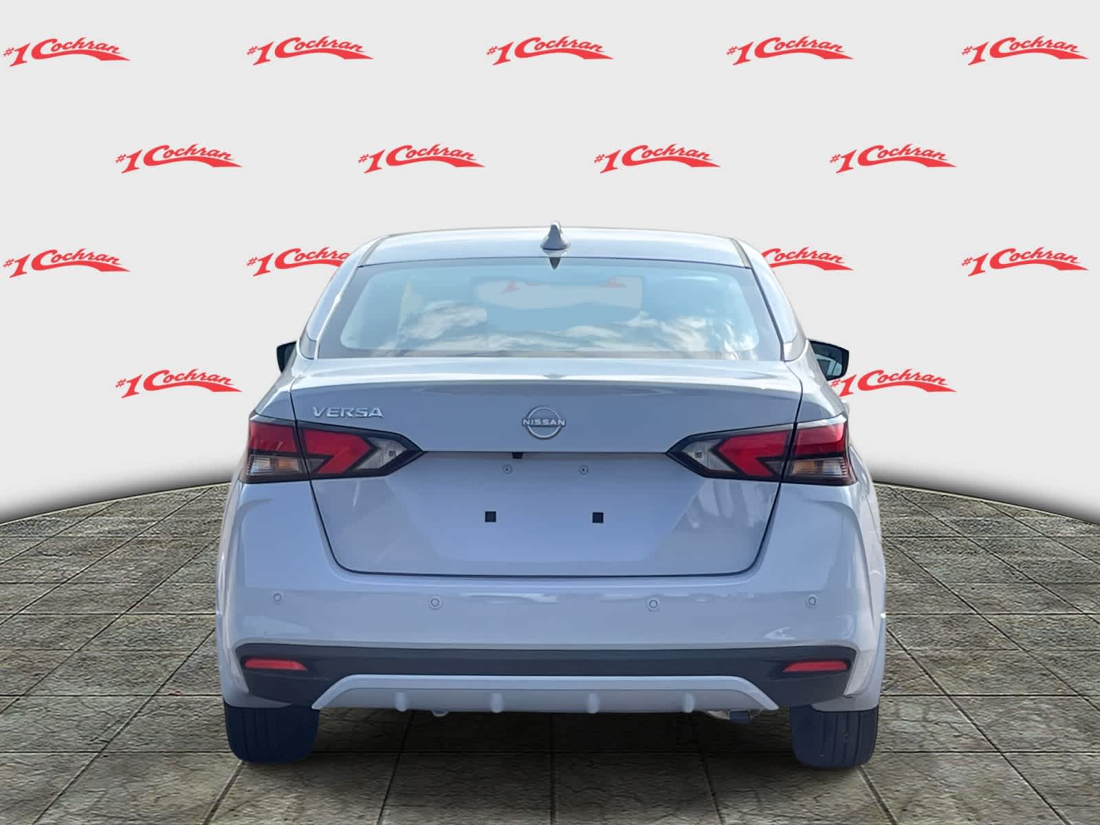 2025 Nissan Versa 1.6 SV photo 4