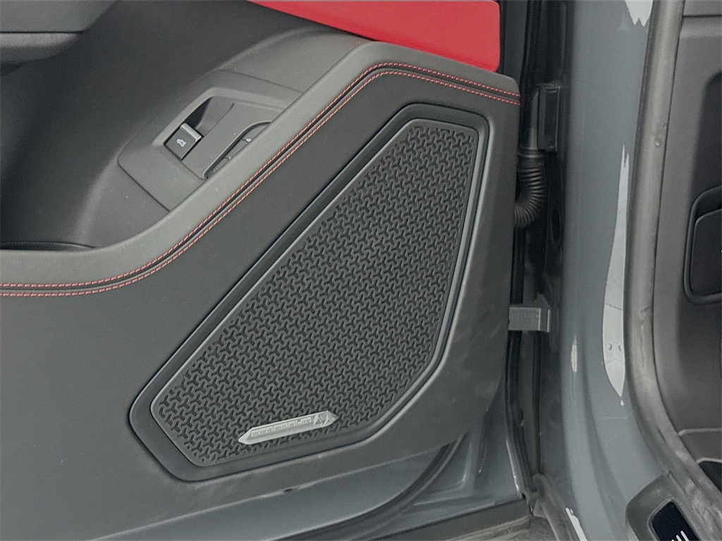 2023 Lamborghini Urus S photo 16