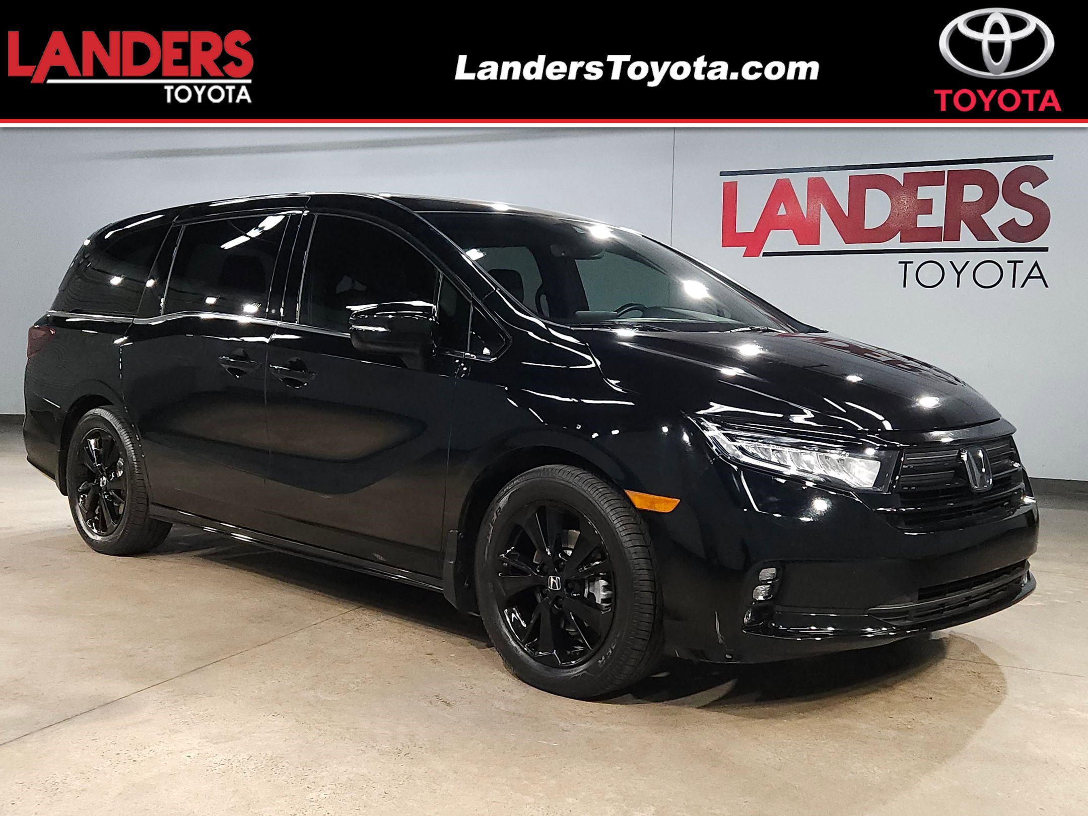 2023 Honda Odyssey SPORT's photo