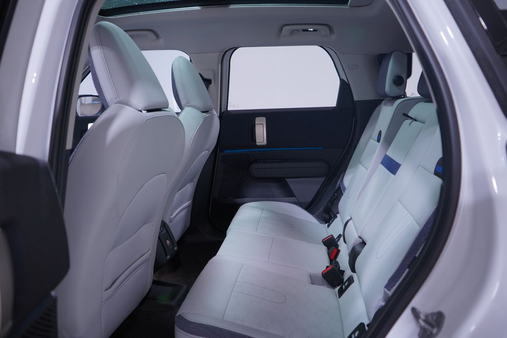 2025 Mini Countryman ALL4 Signature photo 8