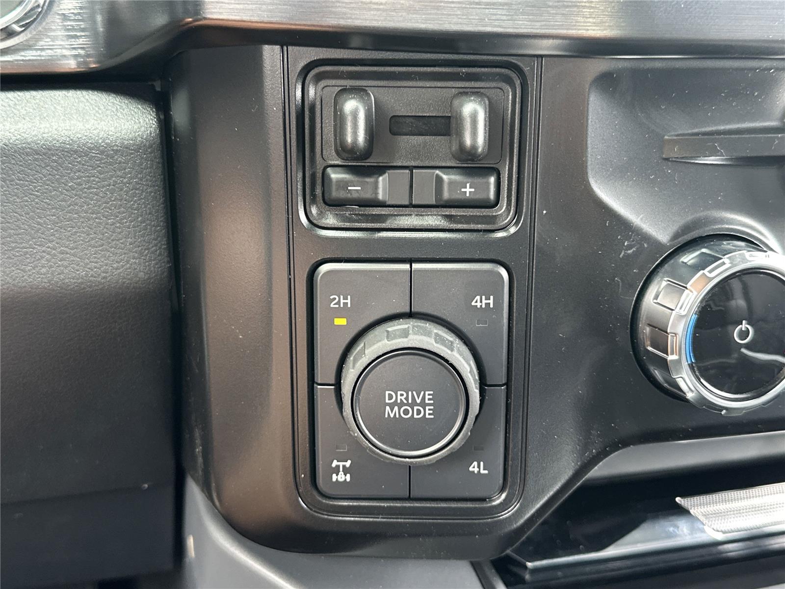 2025 Ford F-250 Lariat photo 7