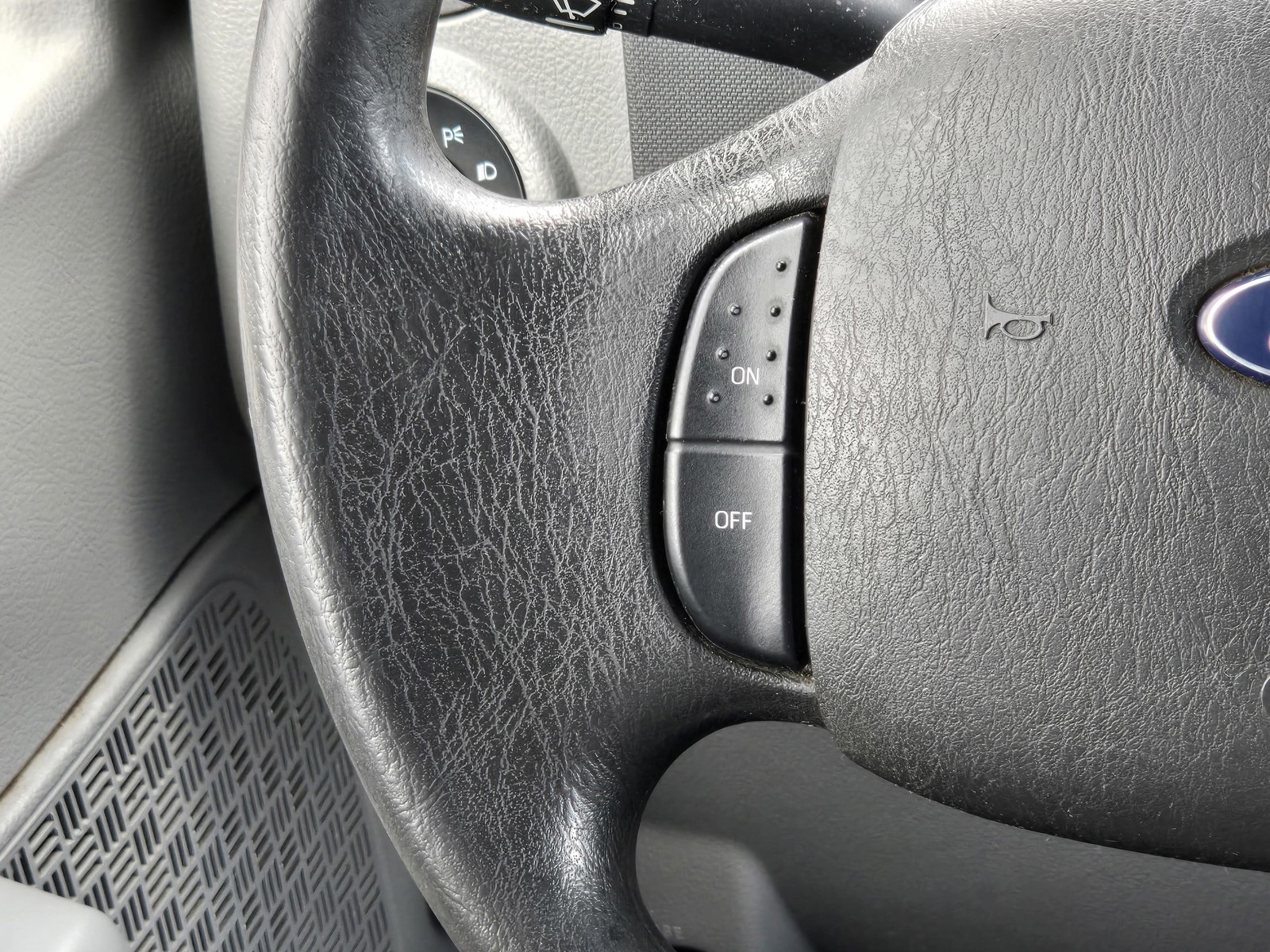 2012 Ford E-250 Cargo photo 15