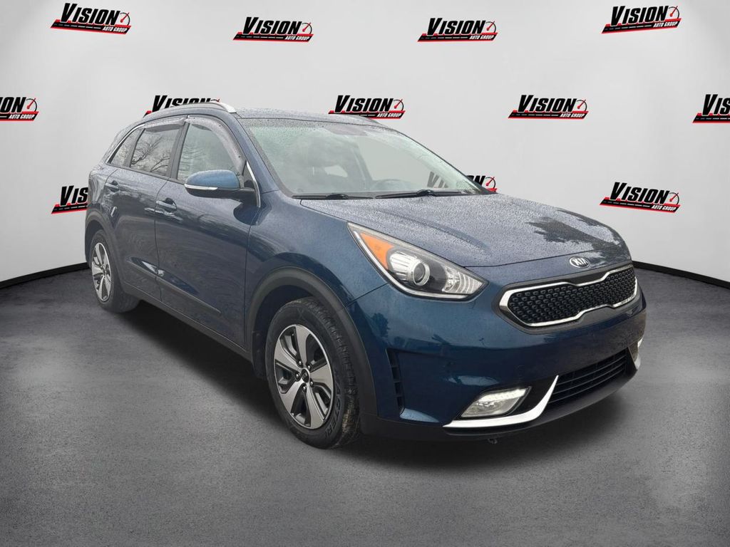 2017 Kia Niro EX photo 3