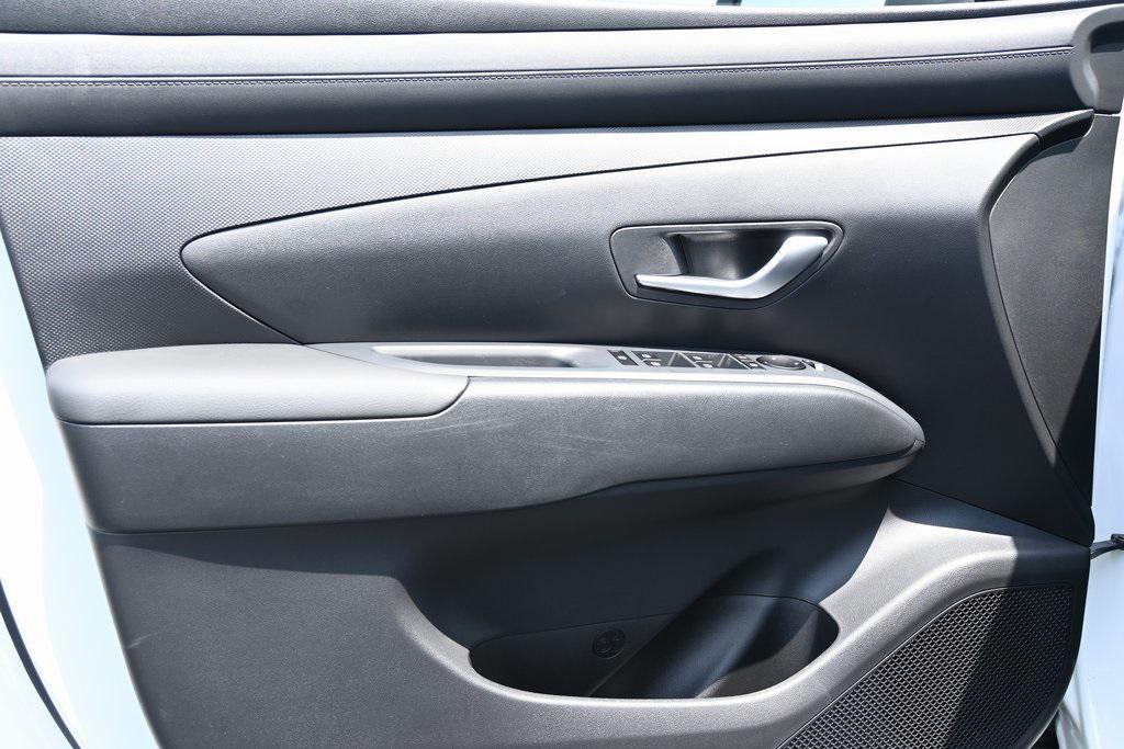 2025 Hyundai Tucson SE photo 12