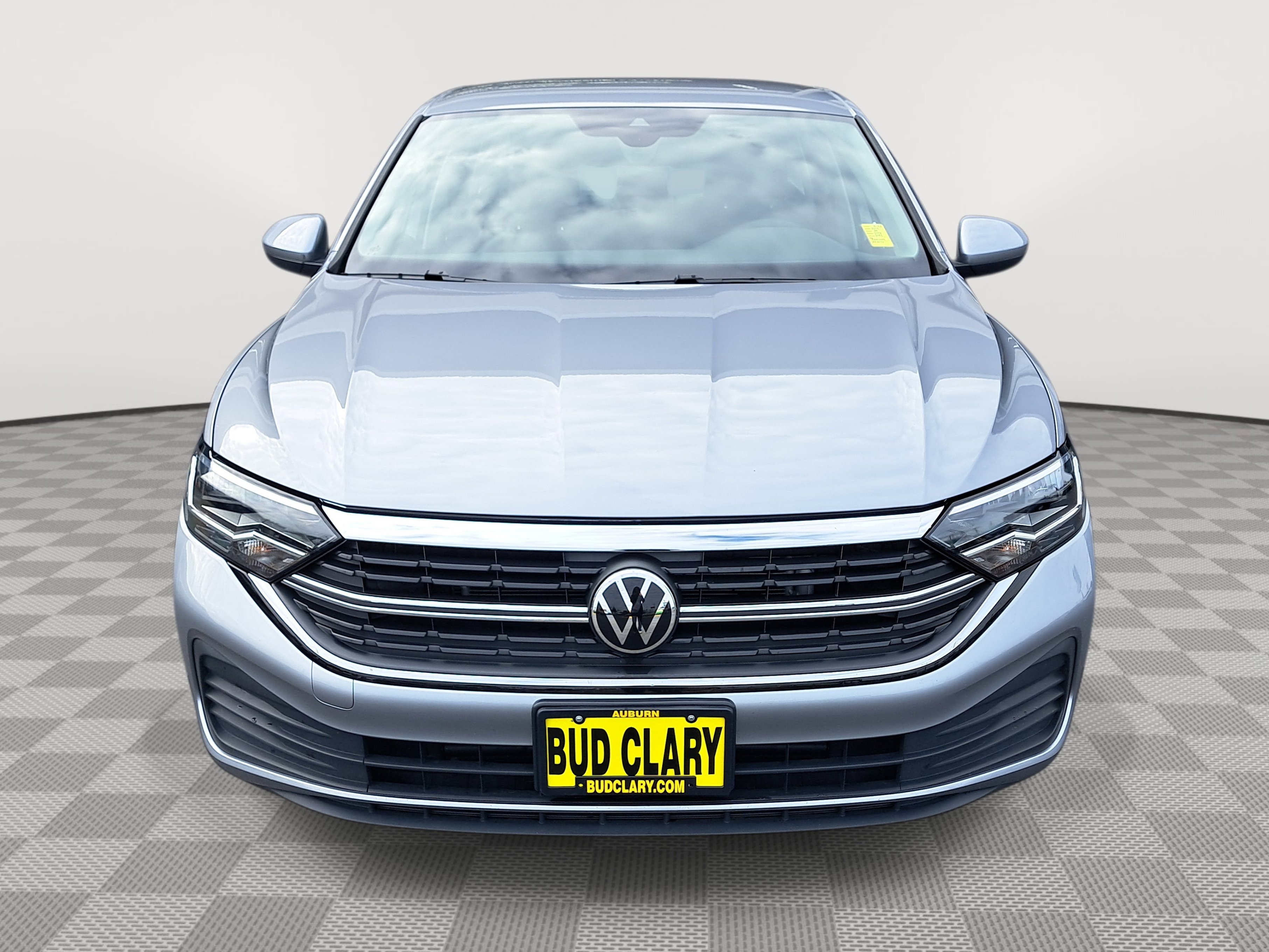 2024 Volkswagen Jetta SE photo 2