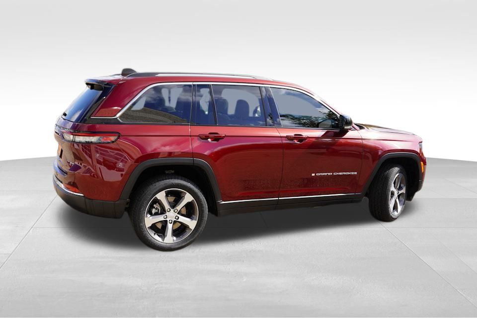 2023 Jeep Cherokee 4xe photo 3