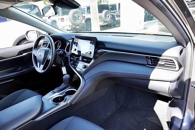 2023 Toyota Camry LE photo 10