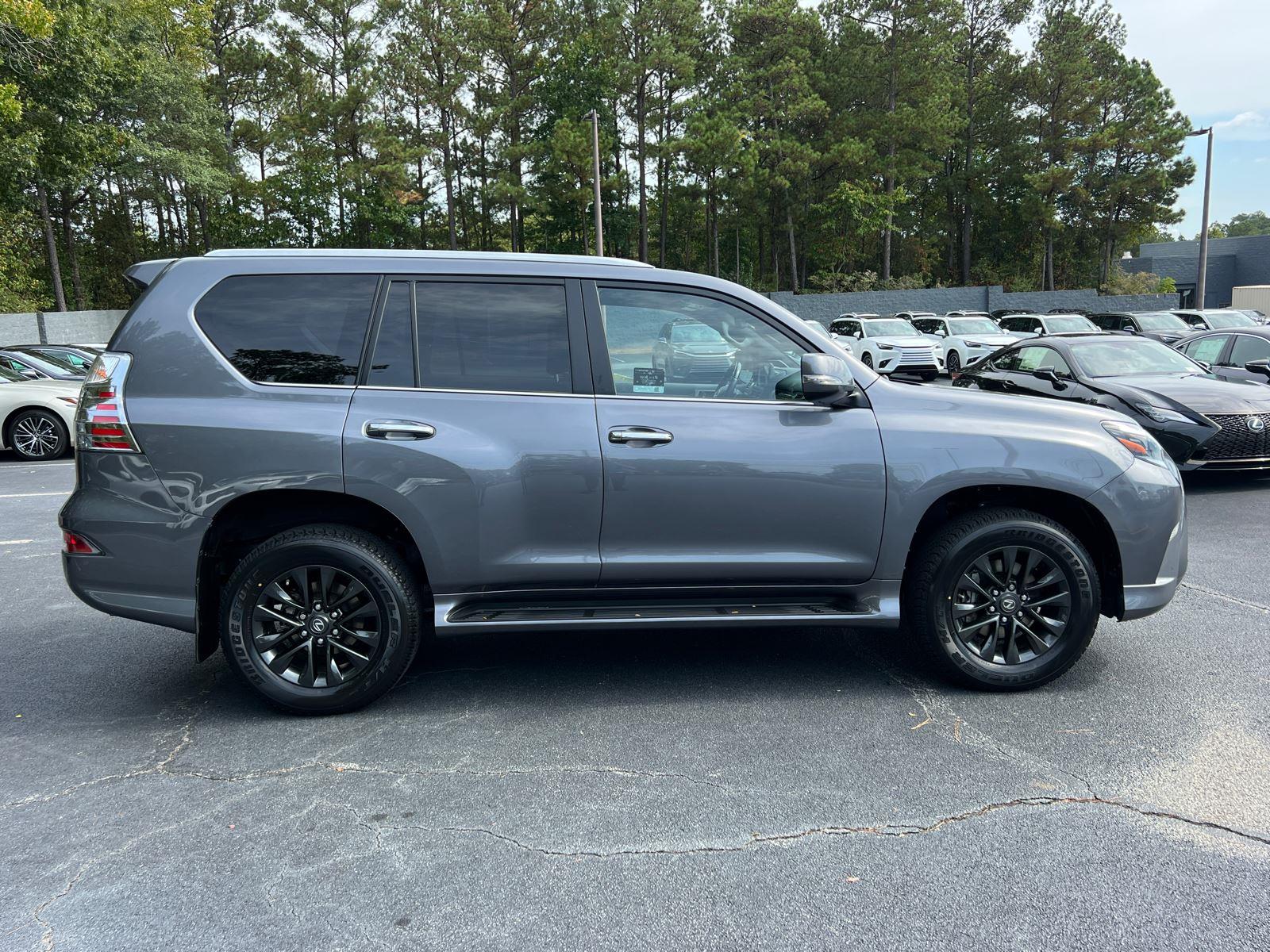 2023 Lexus GX 460 Premium photo 3
