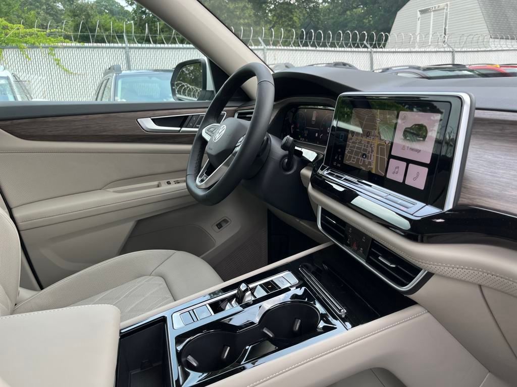 2025 Volkswagen Atlas SEL Premium R-Line photo 27
