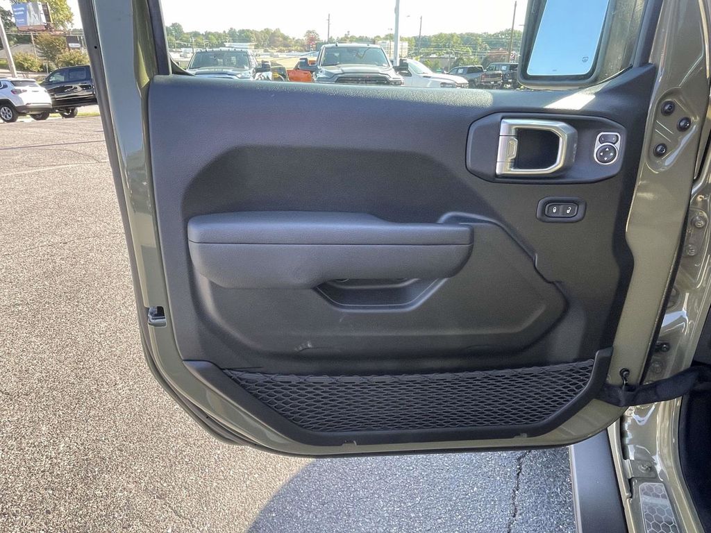 2025 Jeep Wrangler Willys 4xe photo 21
