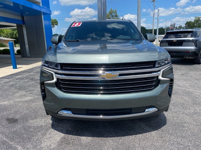 2023 Chevrolet Suburban LT photo 8