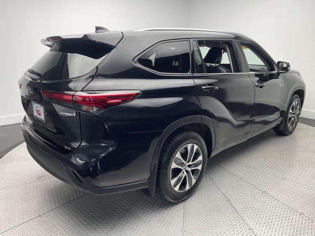 2021 Toyota Highlander Hybrid XLE photo 3