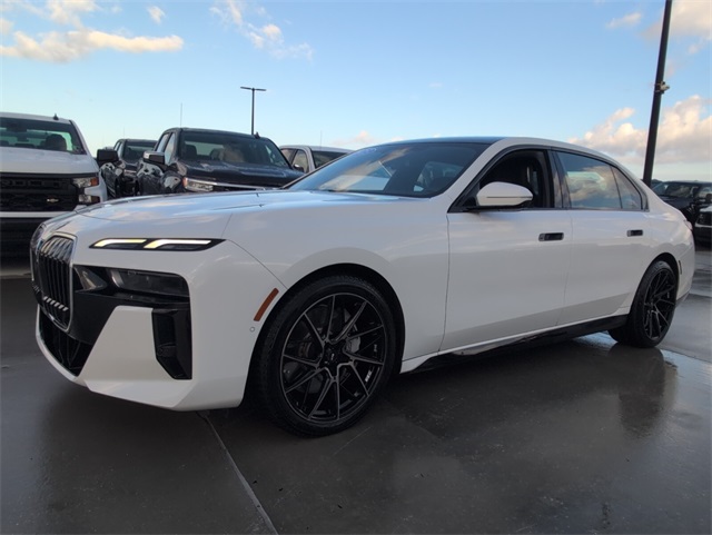 Used 2023 Alpine White BMW 760i xDrive image 4