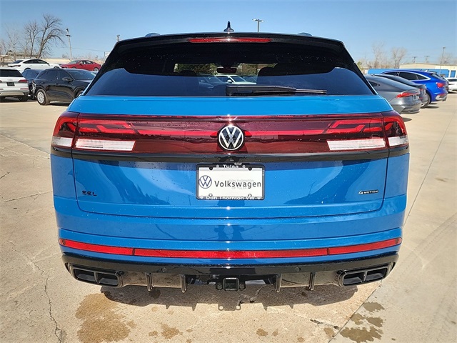 2025 Volkswagen Atlas Cross Sport SEL R-Line photo 3