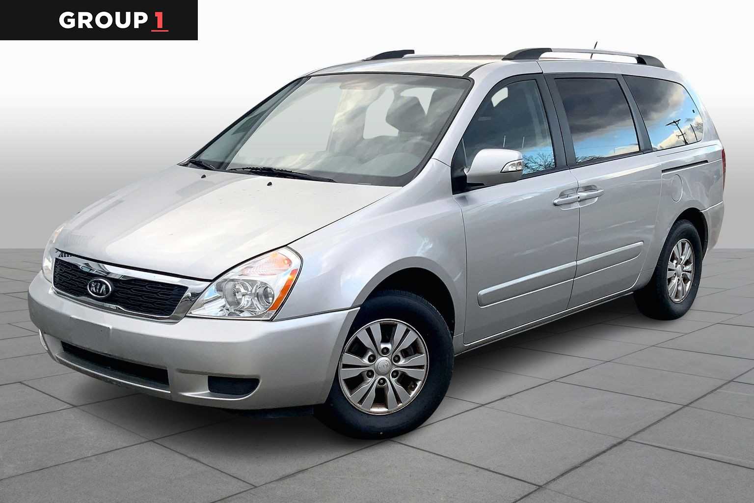 2012 Kia Sedona LX's photo