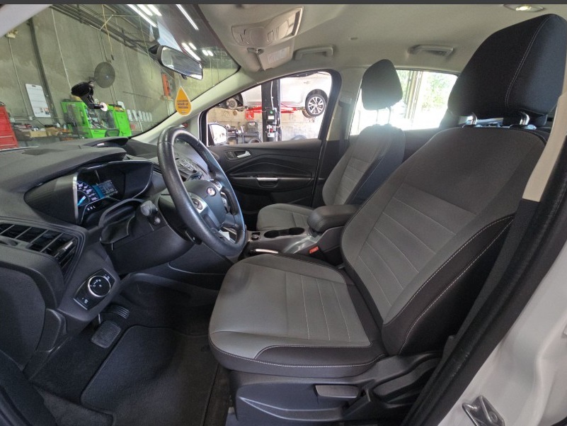 2016 Ford C-Max Hybrid SE photo 13