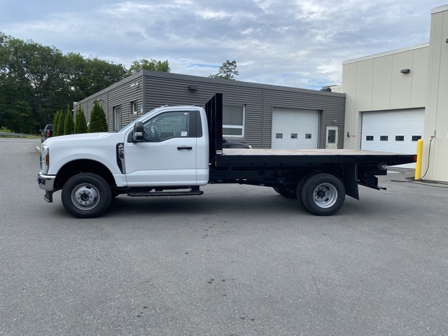 2025 Ford F-350 photo 3