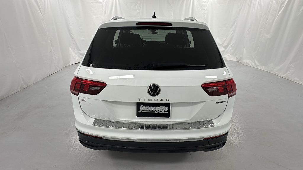 2022 Volkswagen Tiguan SE photo 4