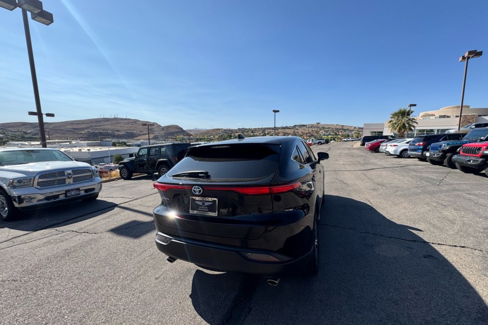 2024 Toyota Venza LE photo 5