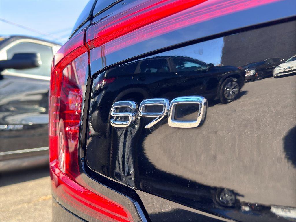 2022 Volvo S90 Inscription photo 7