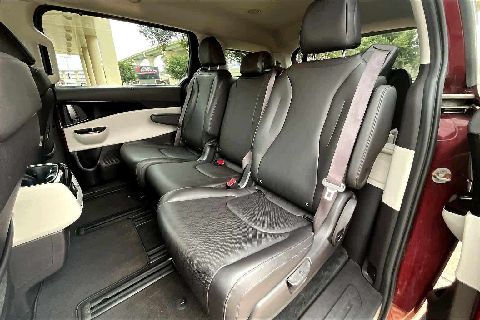 2022 Kia Carnival EX photo 16