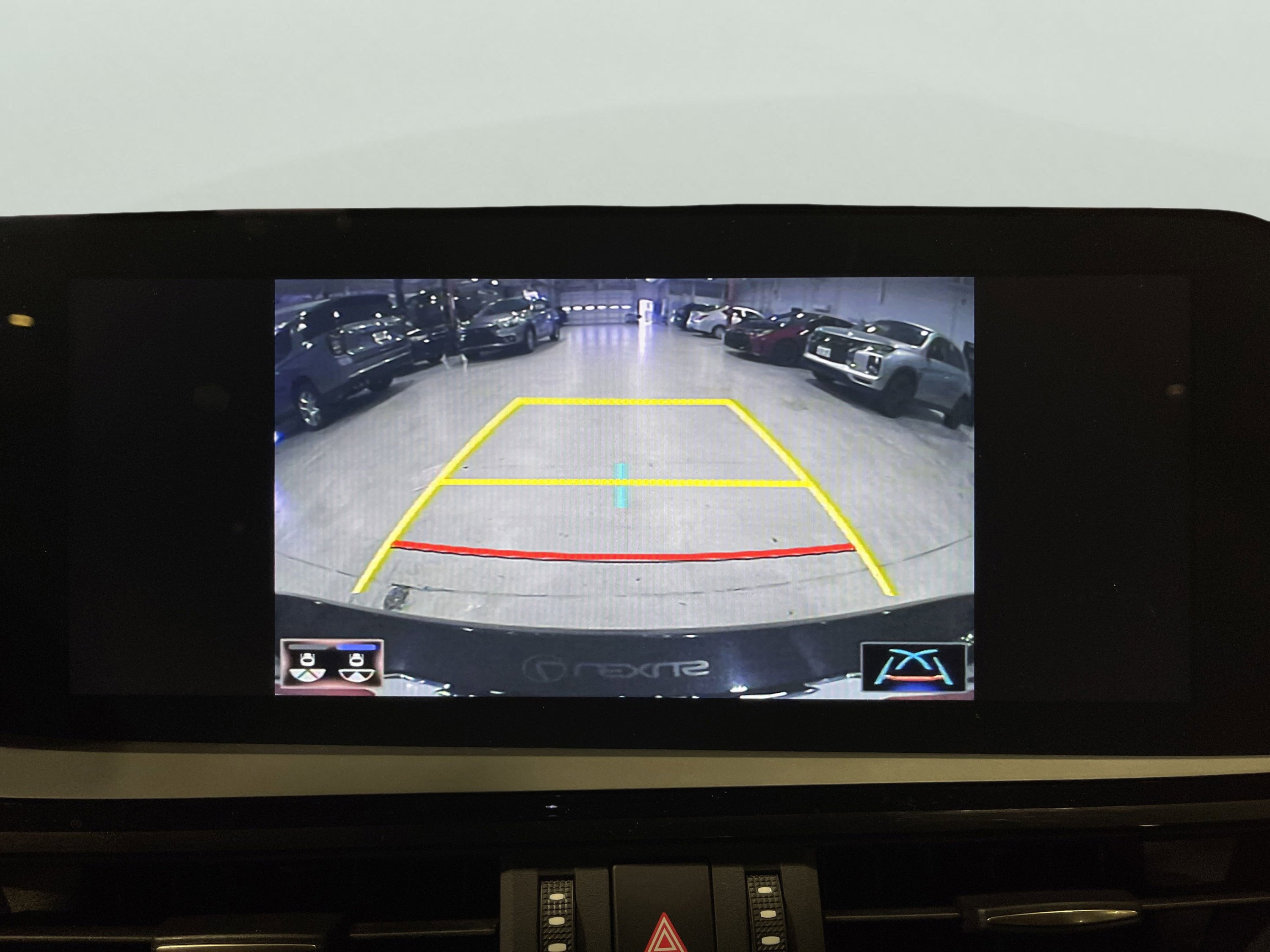 2022 Lexus ES 300h photo 16