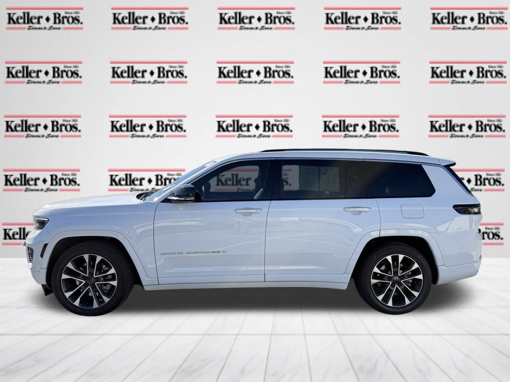 2023 Jeep Grand Cherokee Overland photo 2