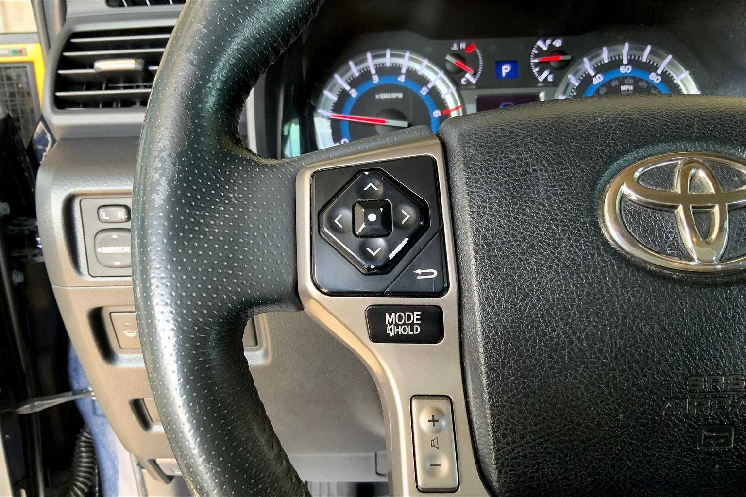 2018 Toyota 4Runner SR5 Premium photo 18