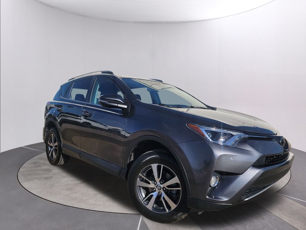 2018 Toyota RAV4 XLE's photo