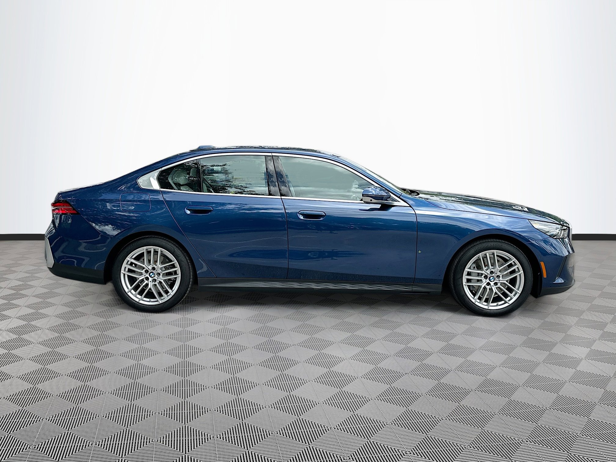 2025 Bmw 530i photo 8